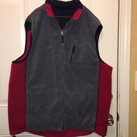 IZod perform X reversible vest - Picture 2 of 6